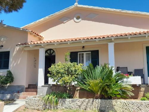 HeleNik Holiday House