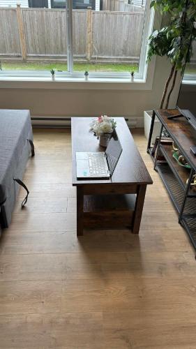 Χώρος καθιστικού στο New, Spacious 2 Bedrooms in Downtown With Free Parking!