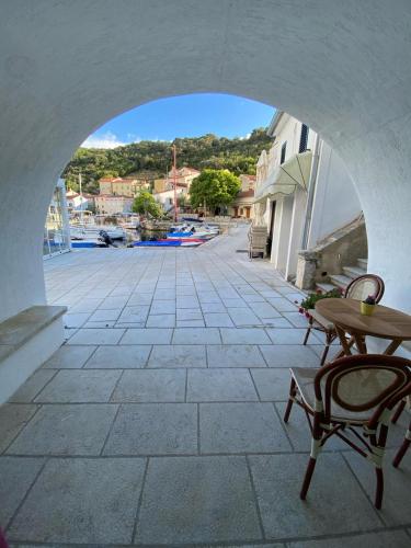 Gallery image of Bed and Breakfast Palac in Valun