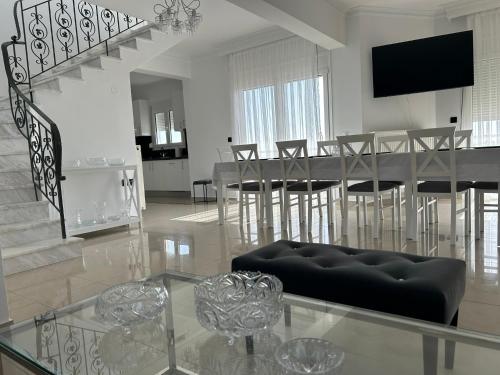 Μια τηλεόραση ή/και κέντρο ψυχαγωγίας στο Villa Hana