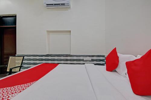 Super OYO Flagship Shyam Residencyにあるベッド