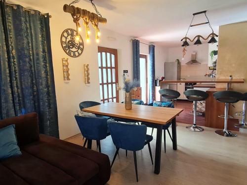 Big apartmant with free parking