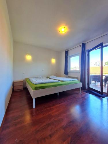 Big apartmant with free parking