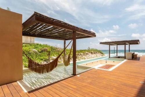 A closer look at Penthouse Hammock