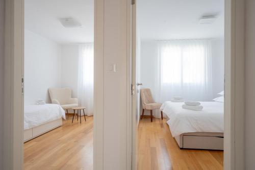 Sea view apartment by Nono Ban