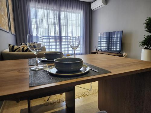Galeriebild der Unterkunft The Twenty-Six Palmier by IB Signature - Design 1Bedroom Apt with Wifi, Parking, Self check-in, 24 x7 Security - City View with terrace - Walk to Cafes! City Centre, Tram in Casablanca