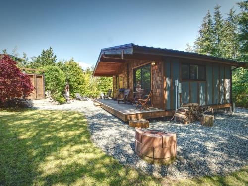 Photo de la galerie de l'établissement Handsome Dan's Vacation Cottage Rentals, à Port Renfrew