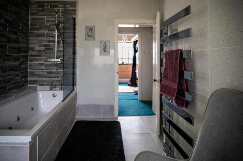 ห้องน้ำของ Sea-Quinn Views Apartment