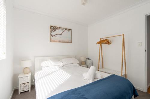 Posteľ alebo postele v izbe v ubytovaní Lovely 2-Bed by Oxenham Park Transport & Shops
