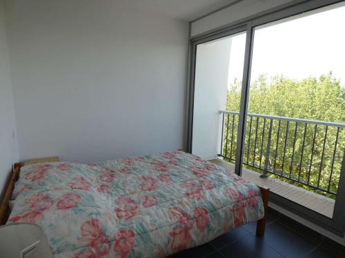 Charmant T2 avec Piscine, Proche Plage et Commerces, Garage Privé, Quartier Couchant
