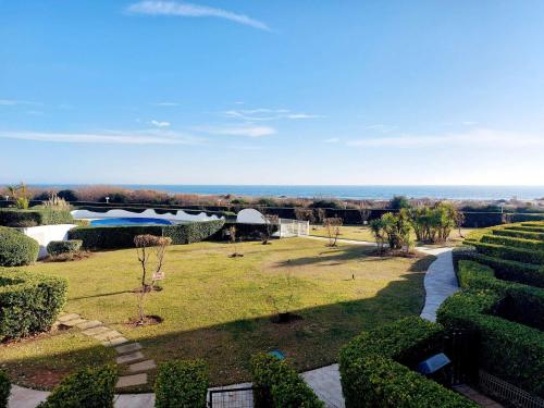 Studio cabine en front de mer avec piscine - FR-1-328-228