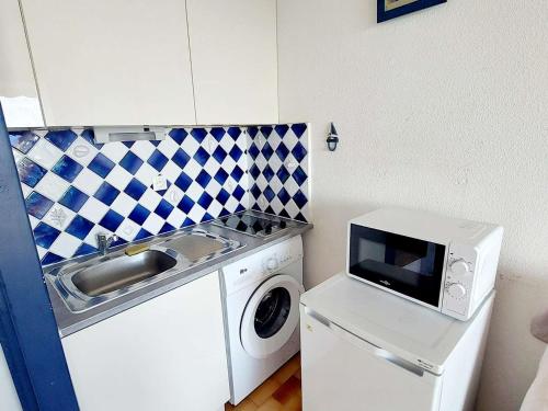 Photo de la galerie de l'établissement Studio cabine en front de mer avec piscine - FR-1-328-228, à La Grande Motte