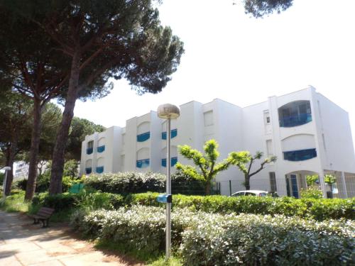 Appartement 2 Pièces Moderne, Centre-Ville, Proche Plage et Commerces - FR-1-328-240