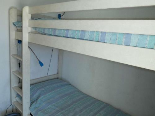 Studio cabine avec piscine, climatisation, garage, à 300m plage