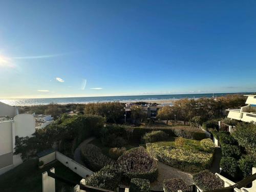 Bel appartement 3 pièces en front de mer avec WIFI, parking, 2 chambres, quartier Couchant - FR-1-328-242