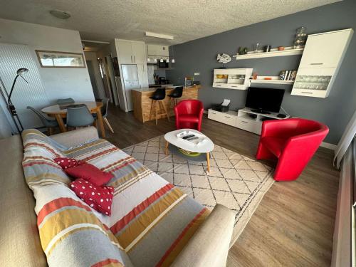 Photo de la galerie de l'établissement Bel appartement 3 pièces en front de mer avec WIFI, parking, 2 chambres, quartier Couchant - FR-1-328-242, à La Grande Motte