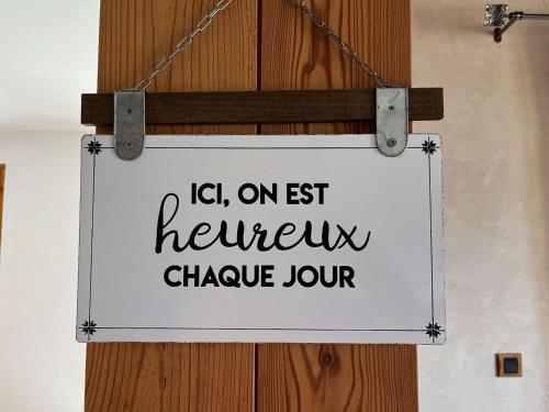 Photo de la galerie de l'établissement Chalet familial 10 pers. avec terrasse, terrain de boules, garage et équipements modernes - FR-1-342-318, à Beaufort