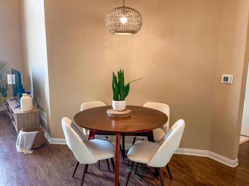 Sunny 1BDR centrally located in Marina del Rey photo 12