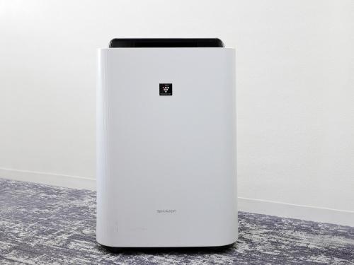 a white refrigerator standing next to a wall at Keio Presso Inn Otemachi in Tokyo