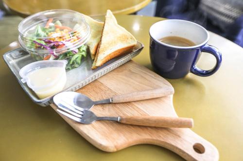 ホテルの敷地内または近くでの食事または食べ物