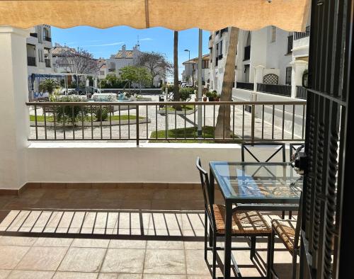 Ảnh trong thư viện ảnh của Refugio Costero Tu Hogar vistas al Mar con Parking ở Calahonda