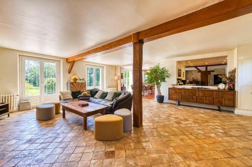 Photo de la galerie de l'établissement La Clé des Champs - Maison de charme dans un écrin de verdure, à Lierville