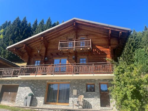 Chalet Beaune - Ski In Ski Out Chalet in Les Gets