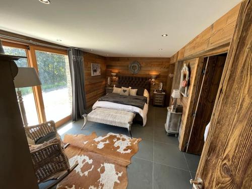 Chalet Beaune - Ski In Ski Out Chalet in Les Gets