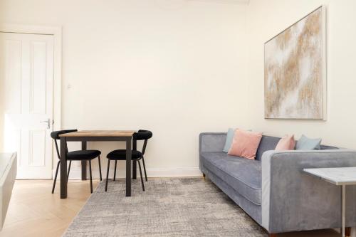 O zonă de relaxare la Modern flat in City Centre - For up to 3 guests