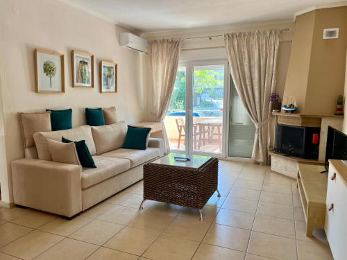 Theia Apartment in Pefkochori