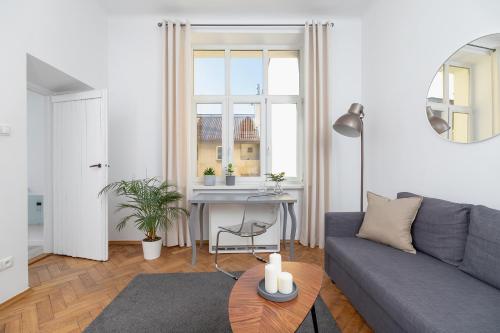 Apartment with balcony - Paulinska 8 street