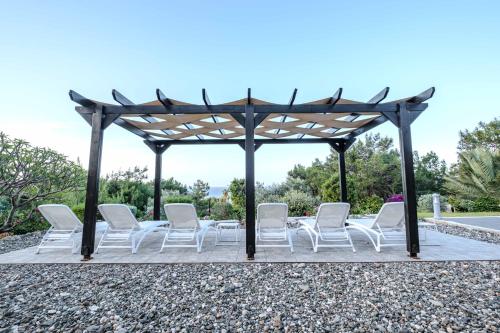 Fotografie z fotogalerie ubytování Pine and Olive Seahouse v destinaci Neo Chorio