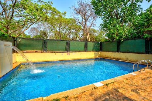 Piscina en o cerca de Luxurious Nirvana Apartments at Vagator