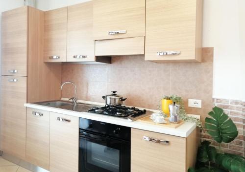 Η κουζίνα ή μικρή κουζίνα στο HoliHome_Parri