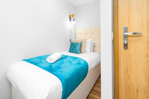 Two Bed Apartment - Two Parking Spaces - Stourbridge - Top Rated - Netflix - Wifi - 1BSにあるベッド