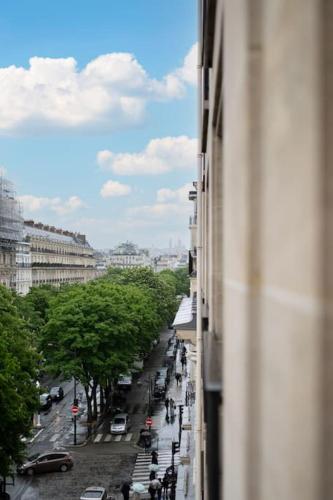 Photo de la galerie de l'établissement Appartement de Luxe Avenue Montaigne, à Paris