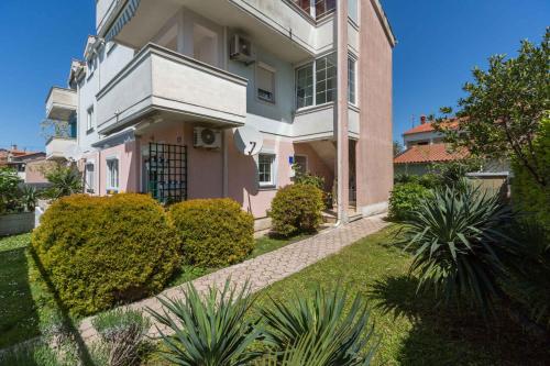 Budova, v ktorej sa apartmán nachádza