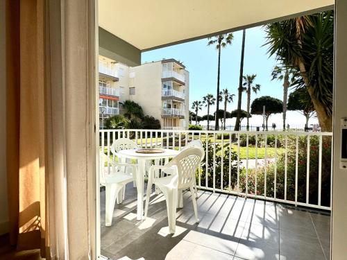 Apartamento con las vistas al mar