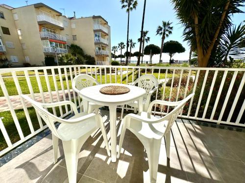 Apartamento con las vistas al mar