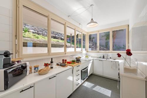 Casa Serenella Splendid Lake View - Happy Rentals