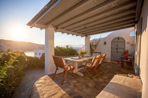 Cosy Bohème retreat with sea views