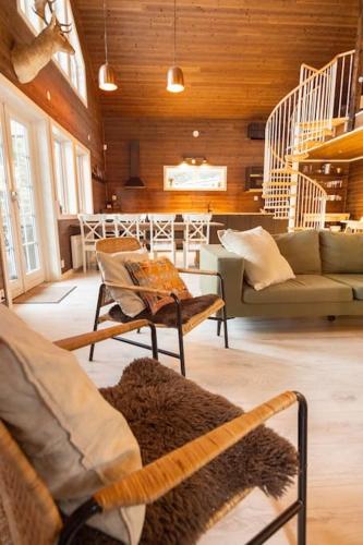 Zona de estar de Utsikten - Ny flott hytte, Privat Badstue, Spabad!