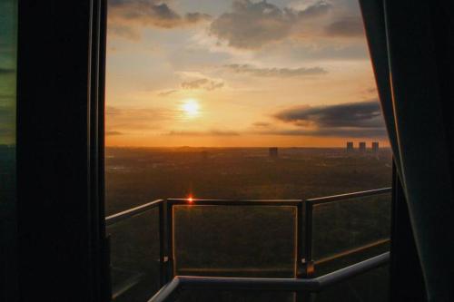 Východ nebo západ slunce při pohledu z apartmánu nebo okolí