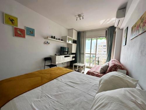 HAC - Central Studio with Terrace and Sea Views - AC, Lift, 2 min to the Pedestrian Centre