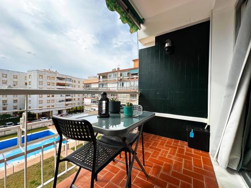 HAC - Central Studio with Terrace and Sea Views - AC, Lift, 2 min to the Pedestrian Centre