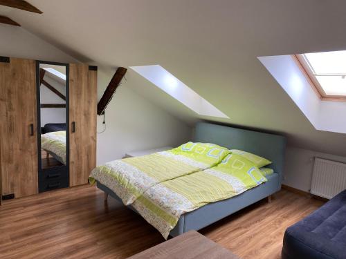 Postel nebo postele na pokoji v ubytování Apartmán Mírova