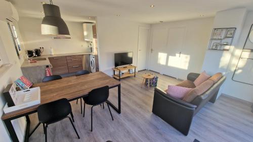 Фотография из галереи WKS39 Bungalow close to lake and sea в городе Весткапелле