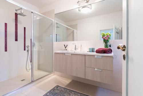 Santo Spirito Frescoed 6 sleeps apartment