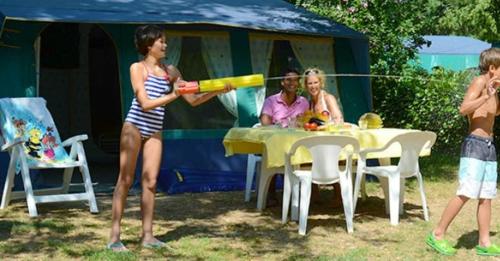 Φωτογραφία από το άλμπουμ του Camping maeva Escapades Ludo Parc σε Lussas