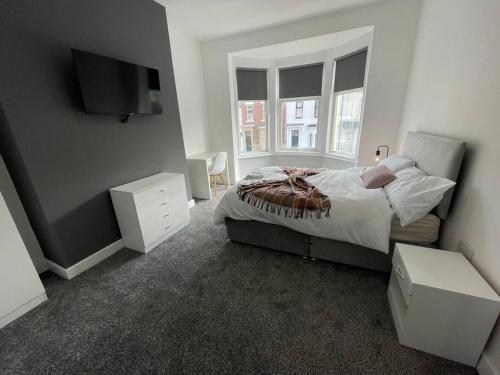 TV a/nebo společenská místnost v ubytování Tyneside Coastal Retreat